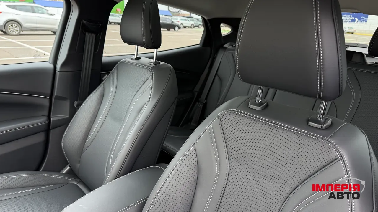 Ford Mustang Mach-E - фото 15