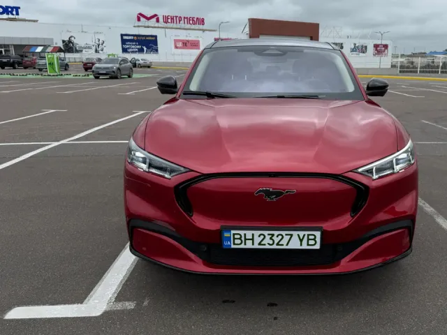 Ford Mustang Mach-E - фото 1