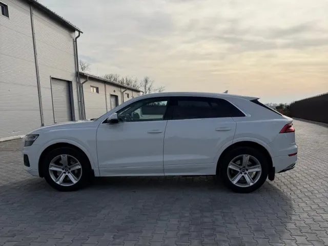 Audi Q8 - фото 3