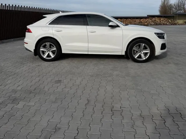 Audi Q8 - фото 4