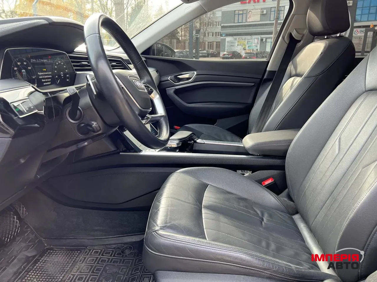 Audi e-tron - фото 5