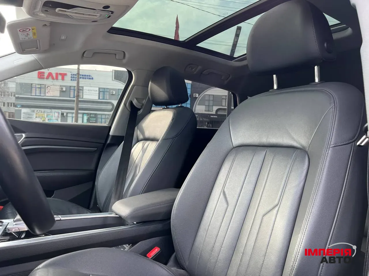 Audi e-tron - фото 4