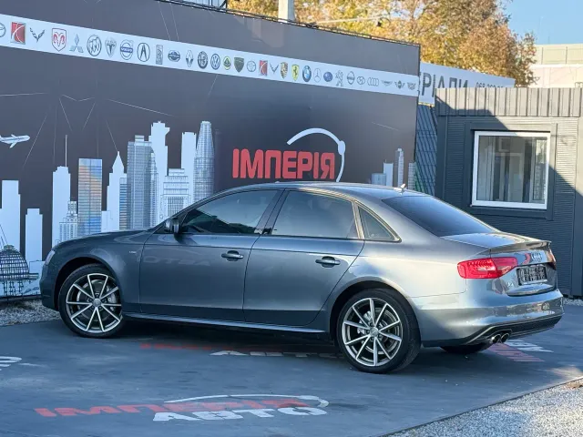 Audi A4 - фото 5