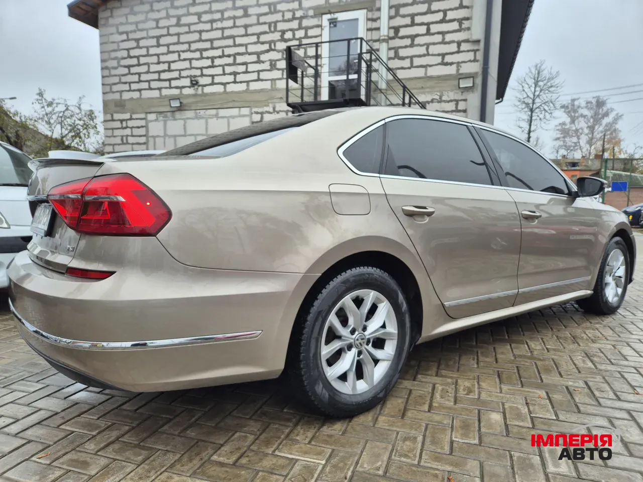 Volkswagen Passat - фото 6