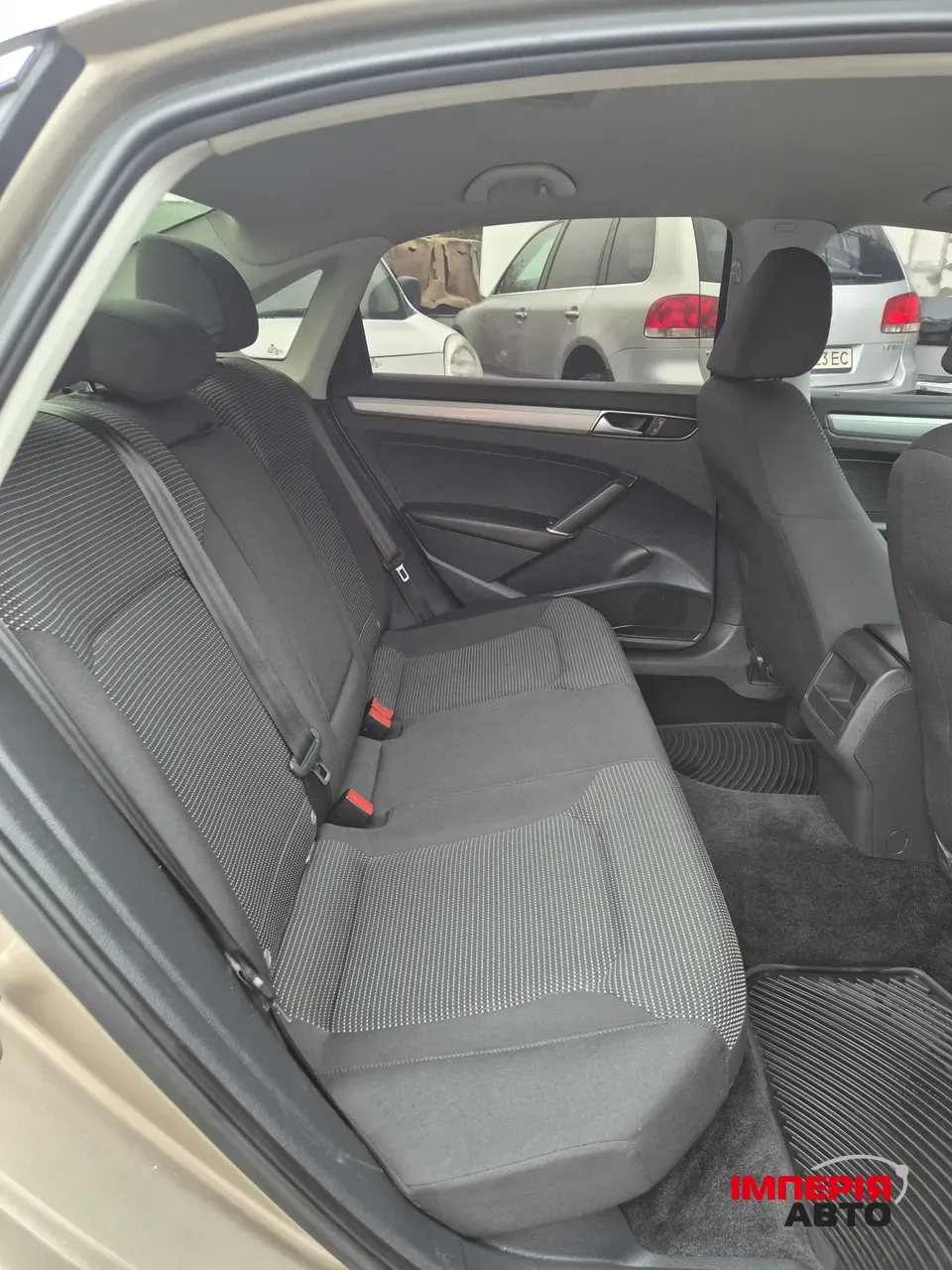 Volkswagen Passat - фото 18