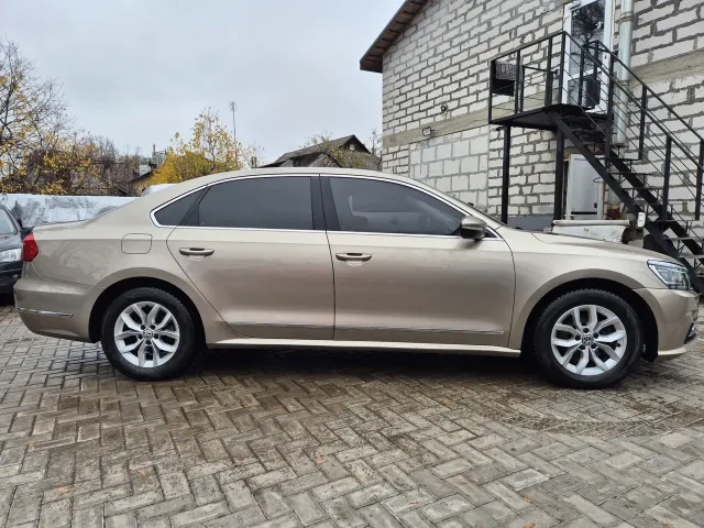 Volkswagen Passat - фото 5