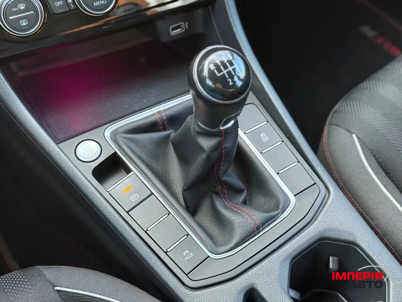 Volkswagen Jetta - фото 16