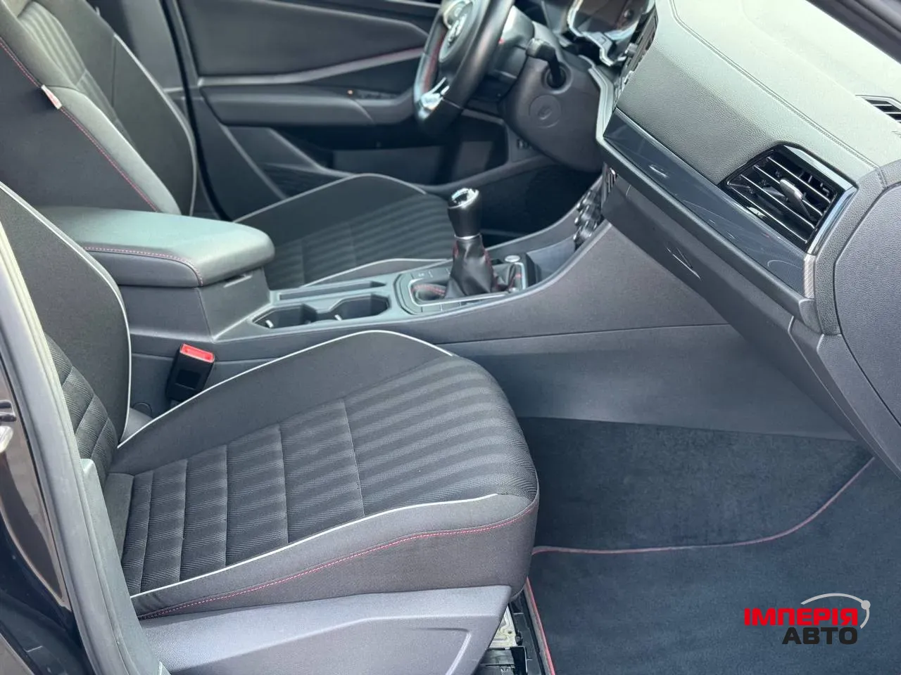 Volkswagen Jetta - фото 12