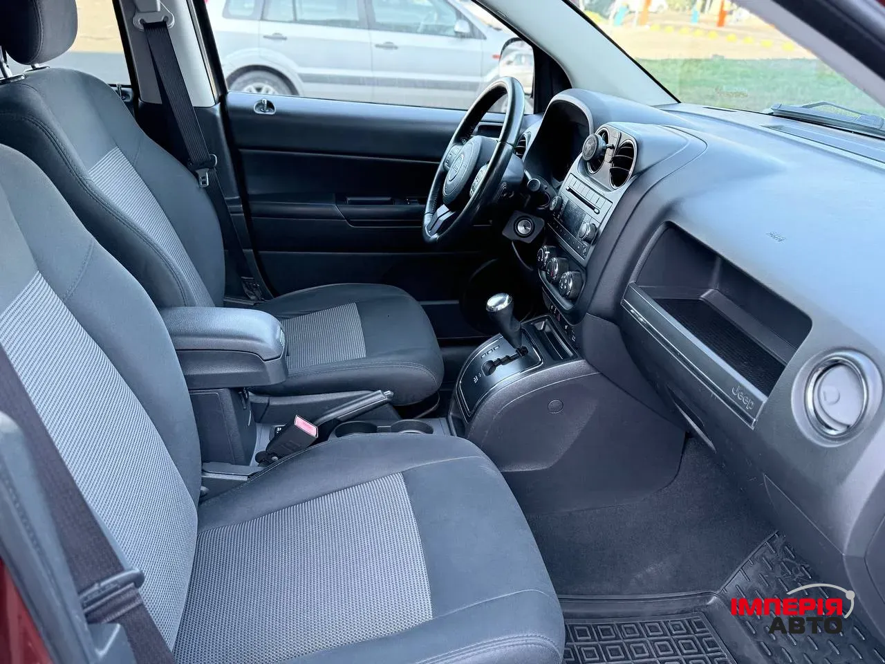 Jeep Compass - фото 16