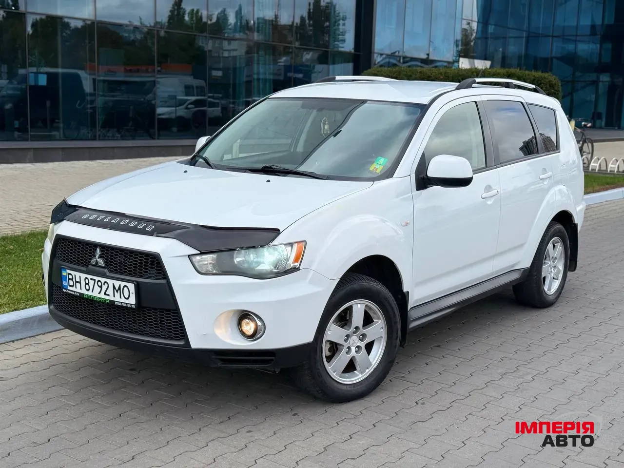 Mitsubishi Outlander - фото 2