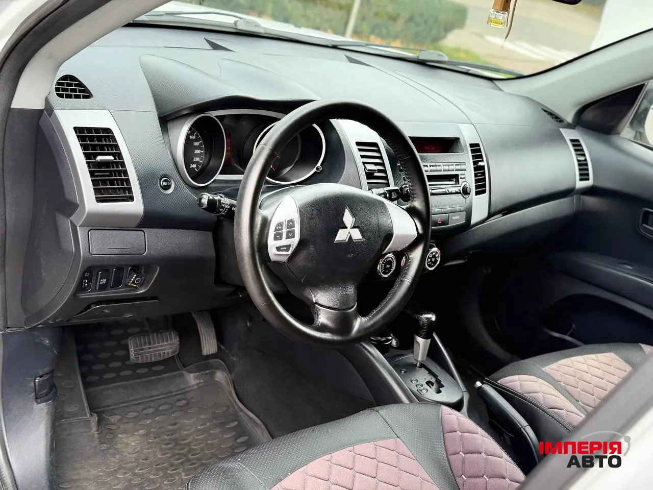 Mitsubishi Outlander - фото 9