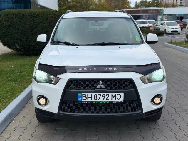 Mitsubishi Outlander - фото 3