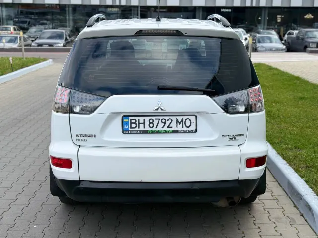 Mitsubishi Outlander - фото 5