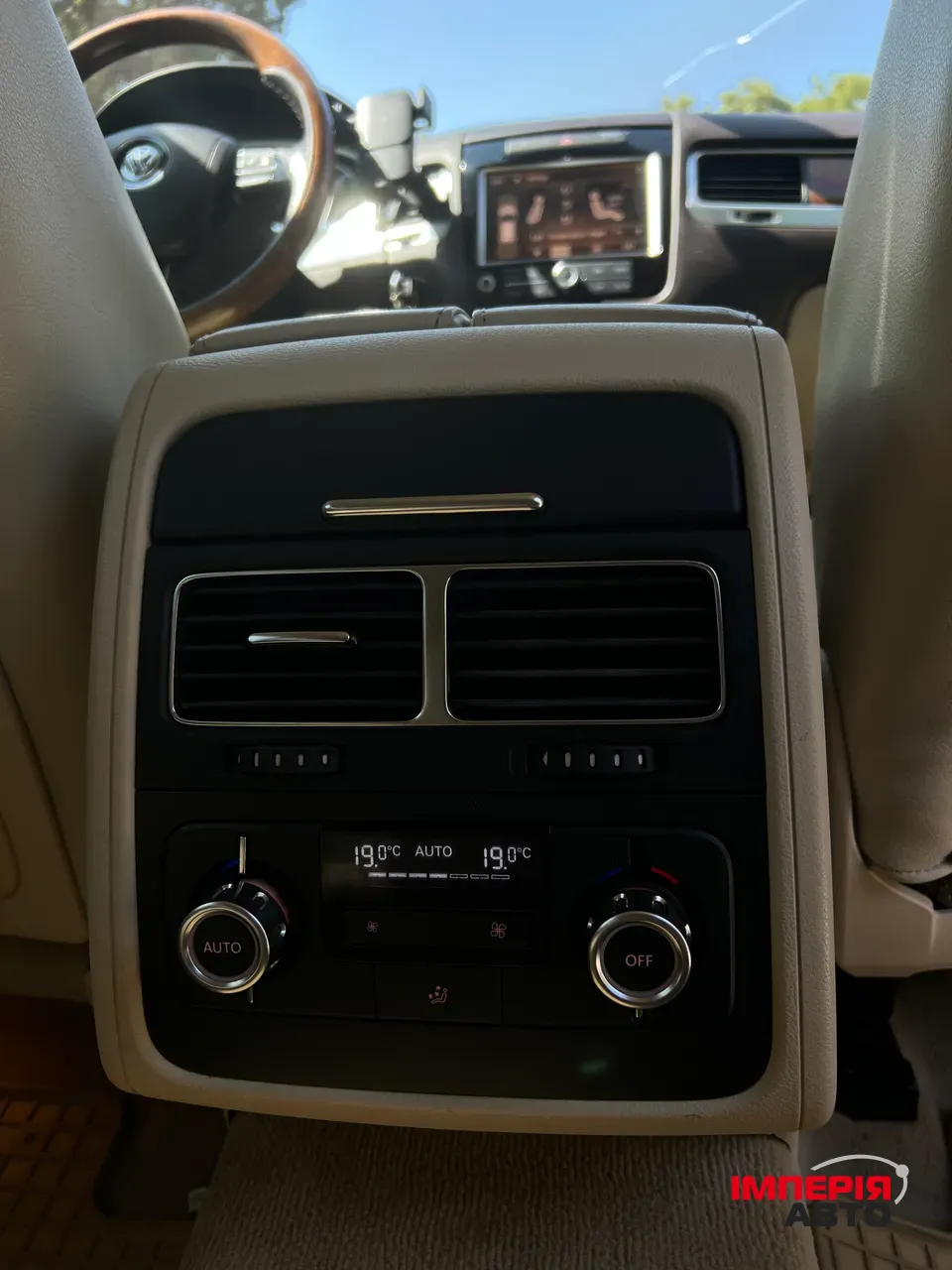 Volkswagen Touareg - фото 9