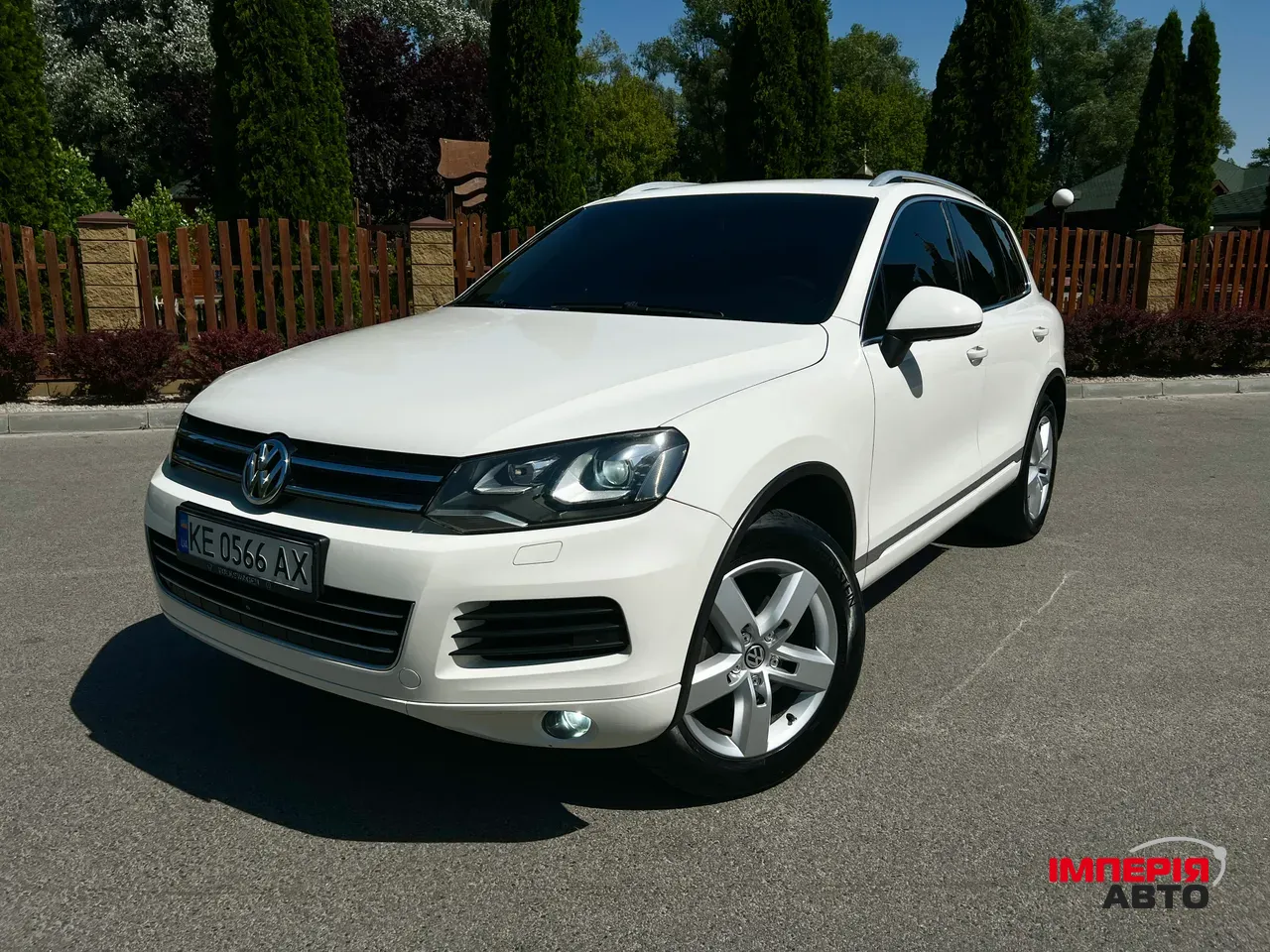 Volkswagen Touareg - фото 2