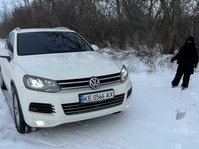 Volkswagen Touareg - фото 1