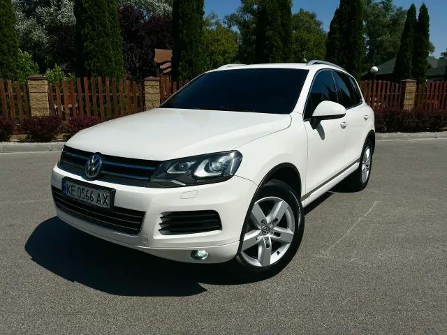 Volkswagen Touareg - фото 1