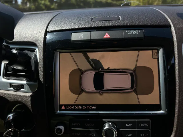 Volkswagen Touareg - фото 4