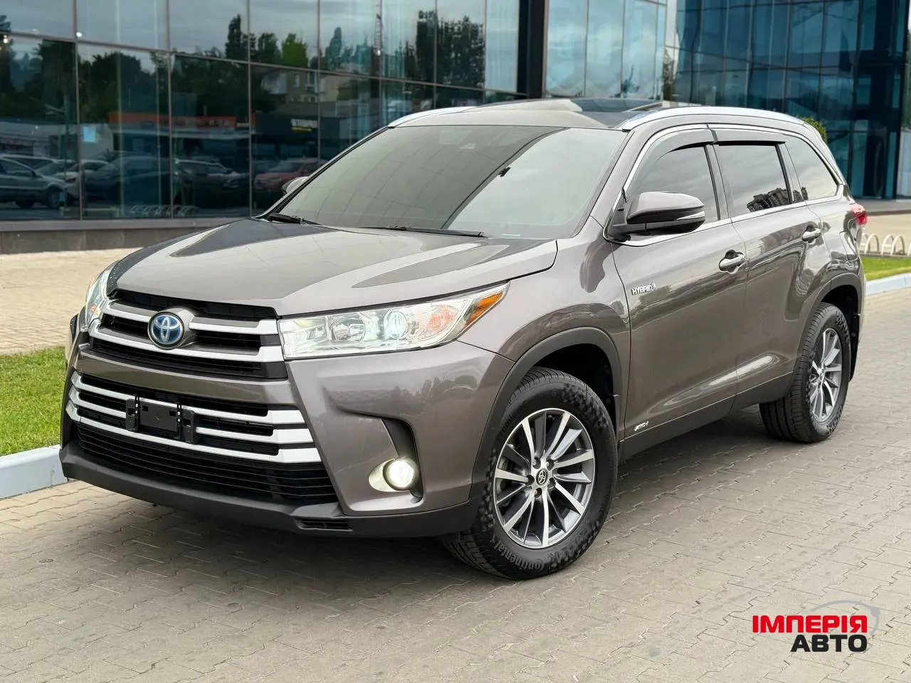 Toyota Highlander - фото 1