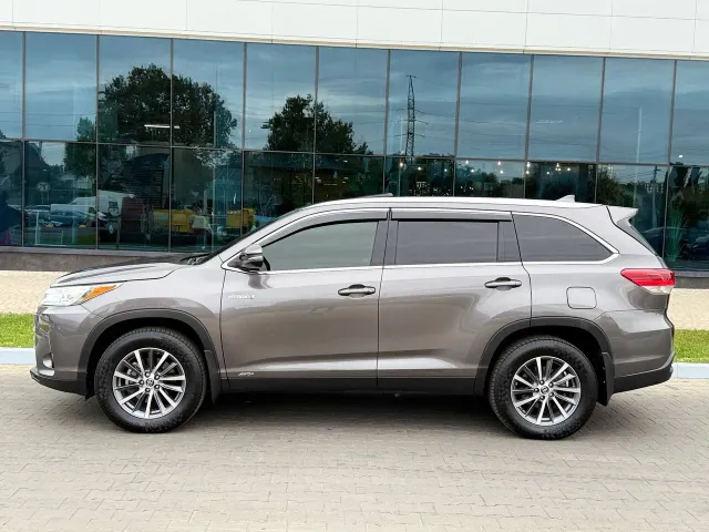Toyota Highlander - фото 3