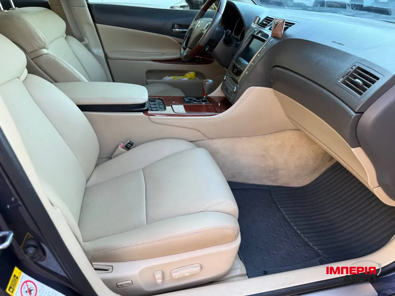 Lexus GS - фото 23