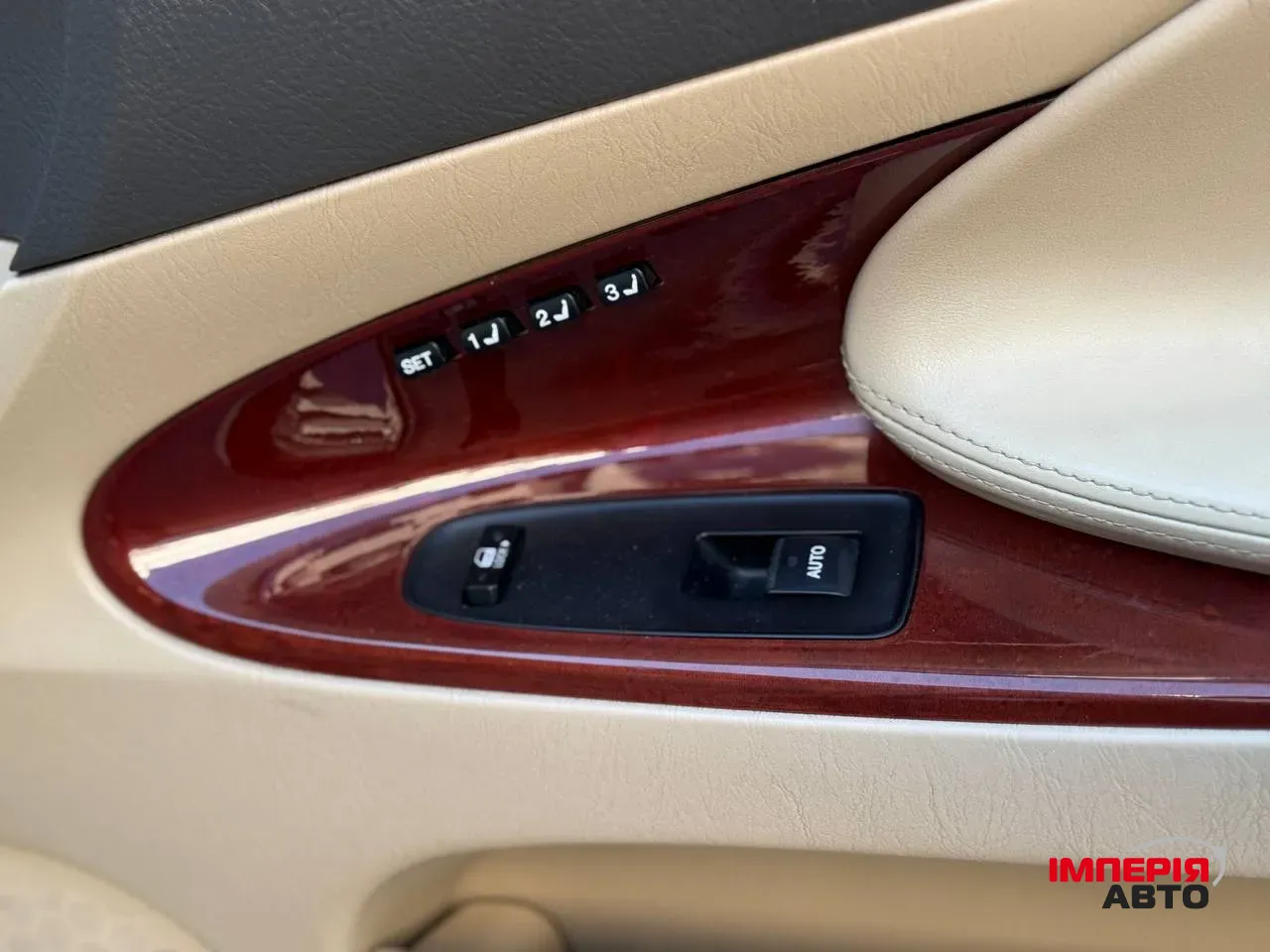 Lexus GS - фото 25