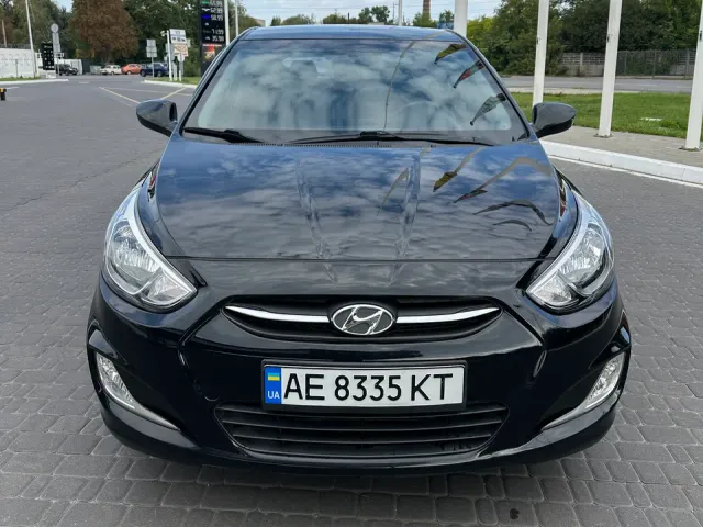 Hyundai Accent - фото 1