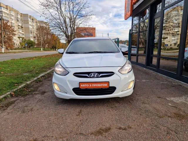 Hyundai Accent - фото 2