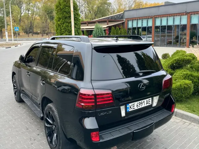 Lexus LX - фото 1