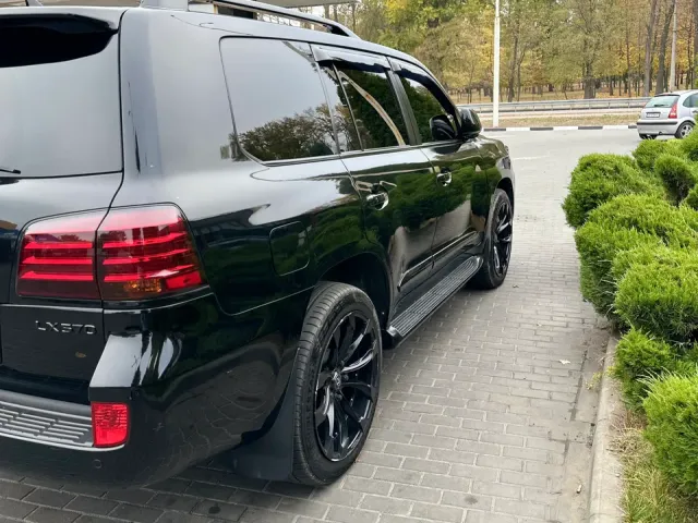 Lexus LX - фото 5