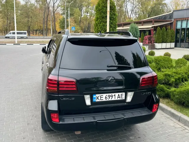 Lexus LX - фото 4