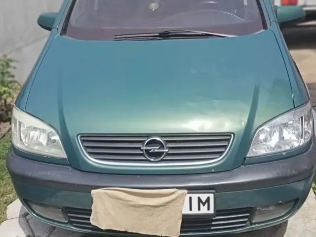 Opel Zafira - фото 1