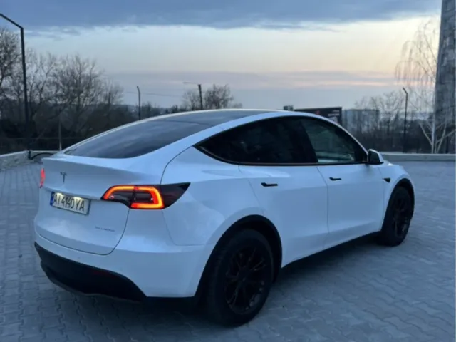 Tesla Model Y - фото 4