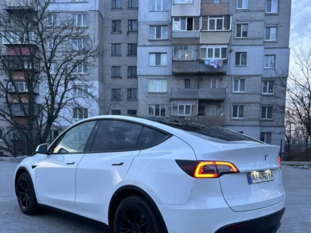 Tesla Model Y - фото 3