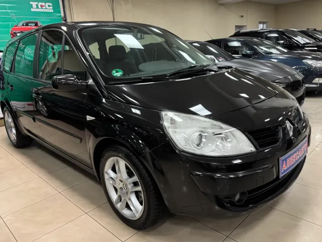 Renault Scenic - фото 5