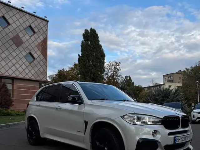 BMW X5 - фото 1