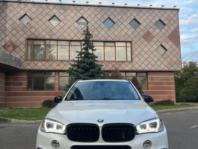 BMW X5 - фото 3