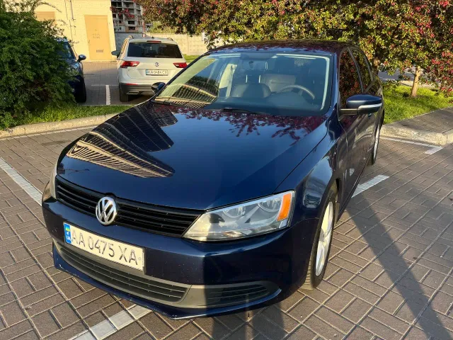 Volkswagen Jetta - фото 1