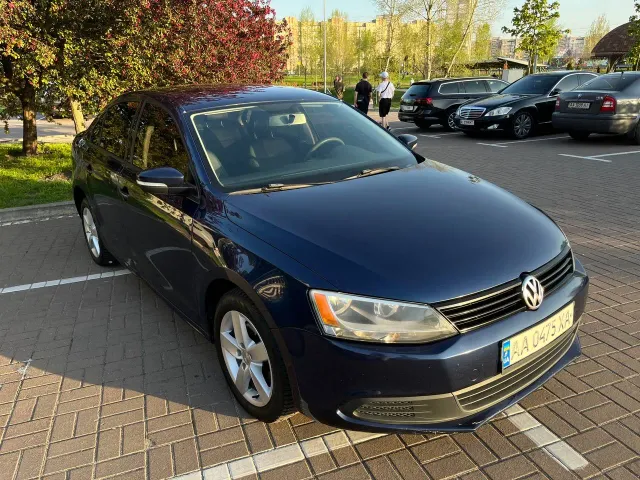 Volkswagen Jetta - фото 3