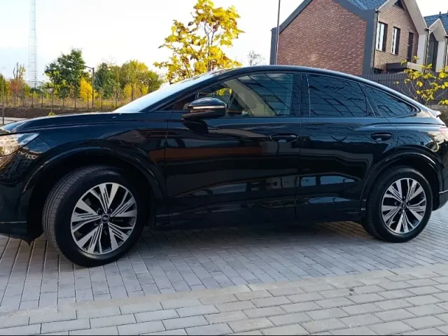 Audi Q4 Sportback e-tron - фото 5