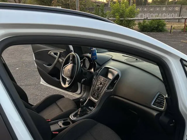 Opel Astra - фото 3