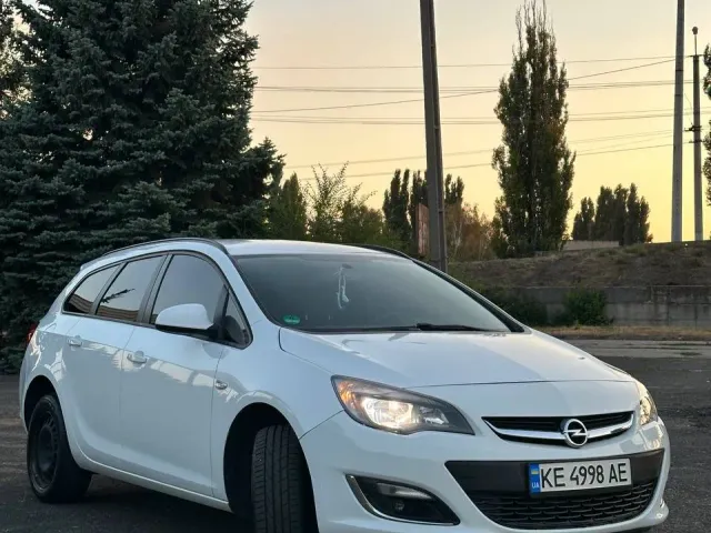 Opel Astra - фото 2