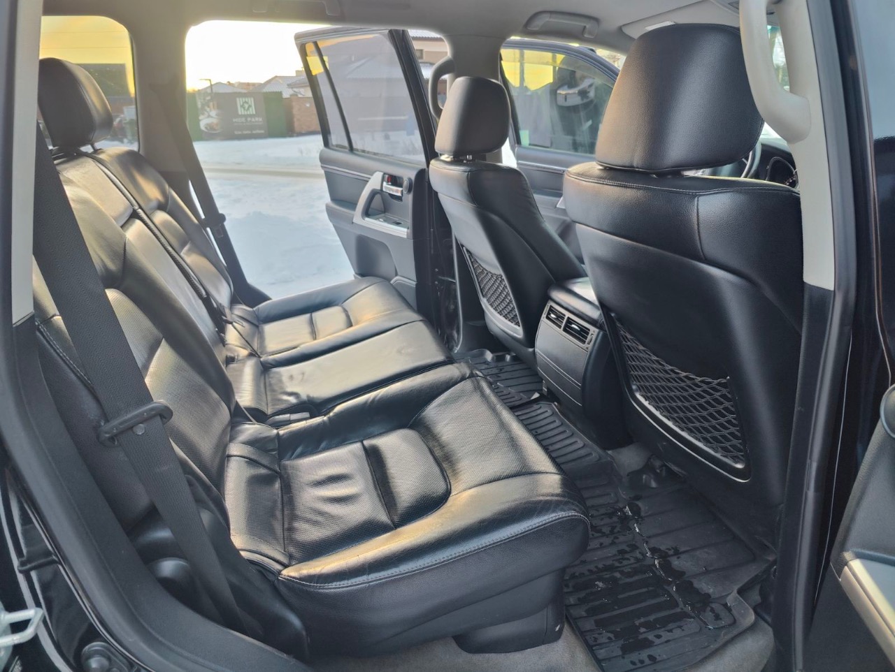 Toyota Land Cruiser - фото 2