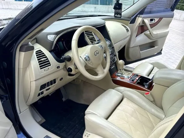 Infiniti FX - фото 5