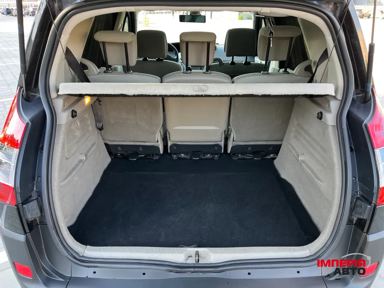 Renault Scenic - фото 11