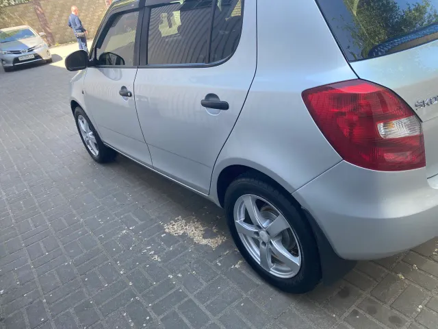 Skoda Fabia - фото 3