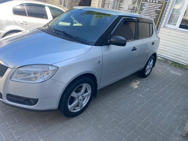 Skoda Fabia - фото 4