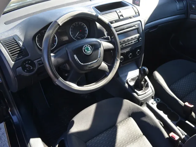 Skoda Octavia - фото 4