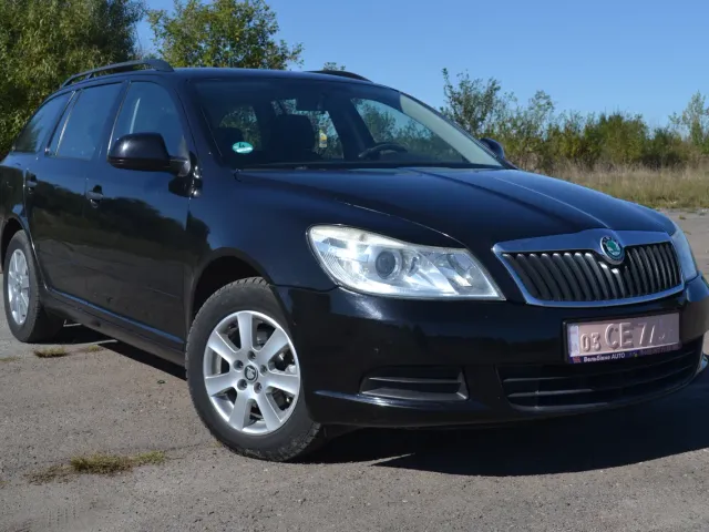 Skoda Octavia - фото 2