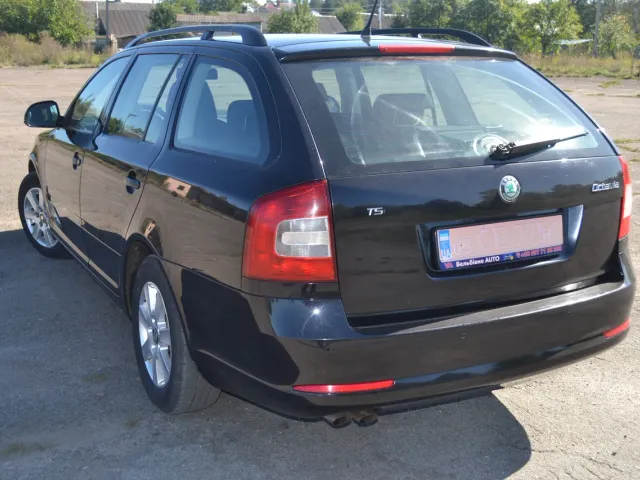 Skoda Octavia - фото 3